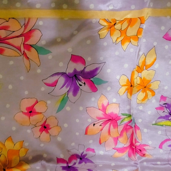 Gorgeous and rare Vintage Baar & Beard silk scarf 30 X 30 in square flawless - Picture 4 of 11